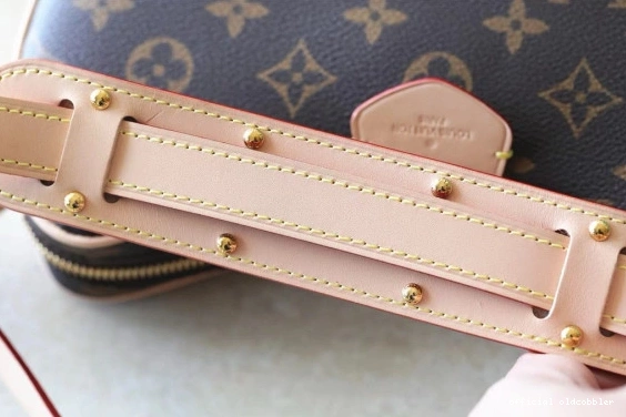 Official oldcobbler LOUIS MM VUITTON Croissant 0708